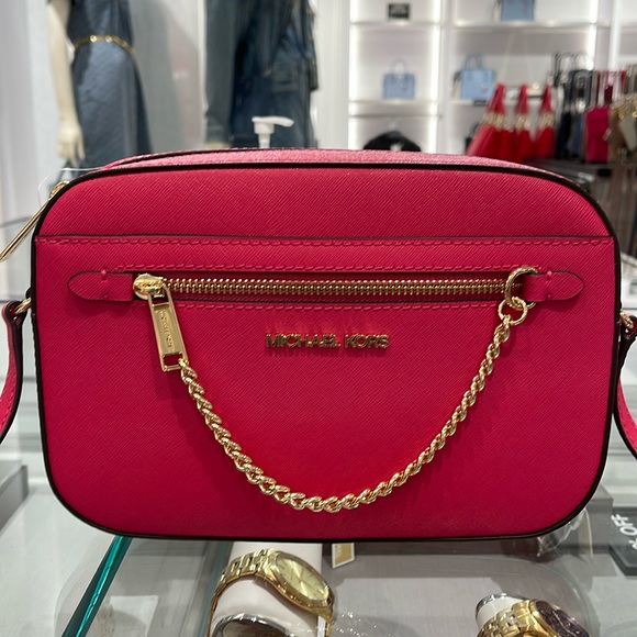 MICHAEL KORS
Jet Set Large Saffiano Leather Crossbody Bag
ELECTRIC PINK
NWT - Picture 1 of 16